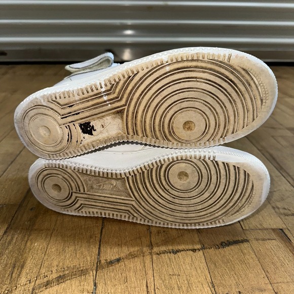 Nike Sneakers Men's Size 9 White Air Force 1 Mid Top Lace Up Running & Jogging - Picture 7 of 7